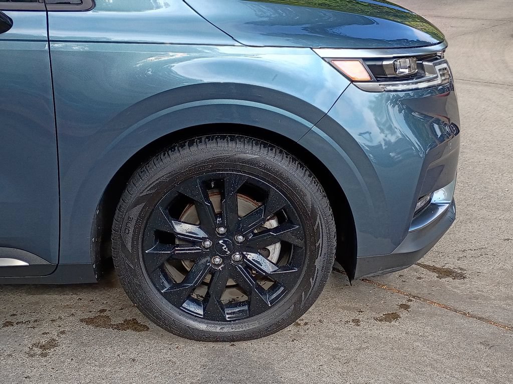 Used 2024 Kia Carnival SX Prestige FWD image 2