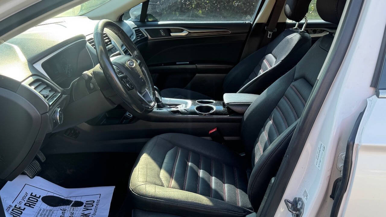 Used 2013 Ford Fusion SE FWD image 14