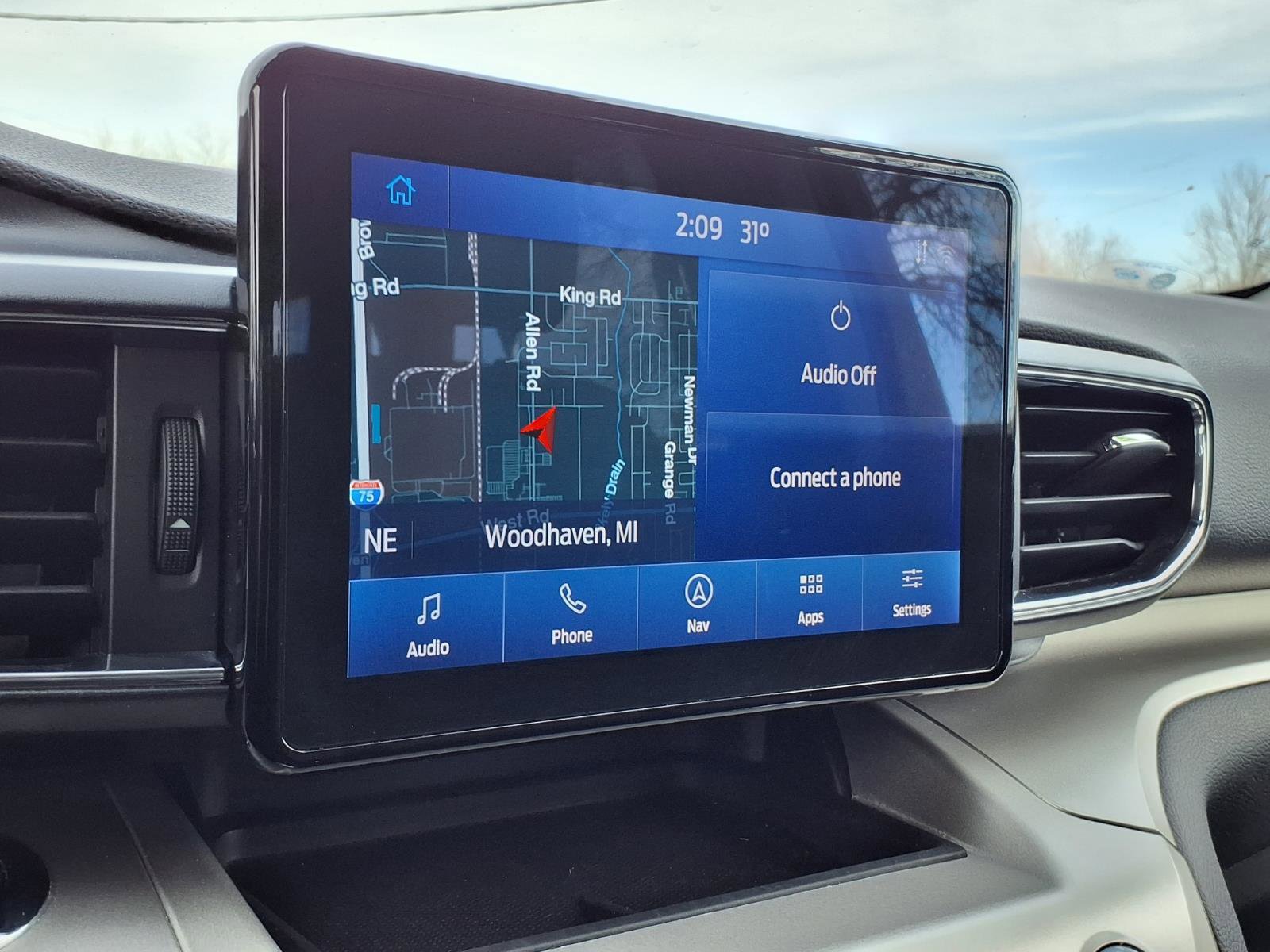 Used 2021 Ford Explorer XLT w/ Equipment Group 202A image 13