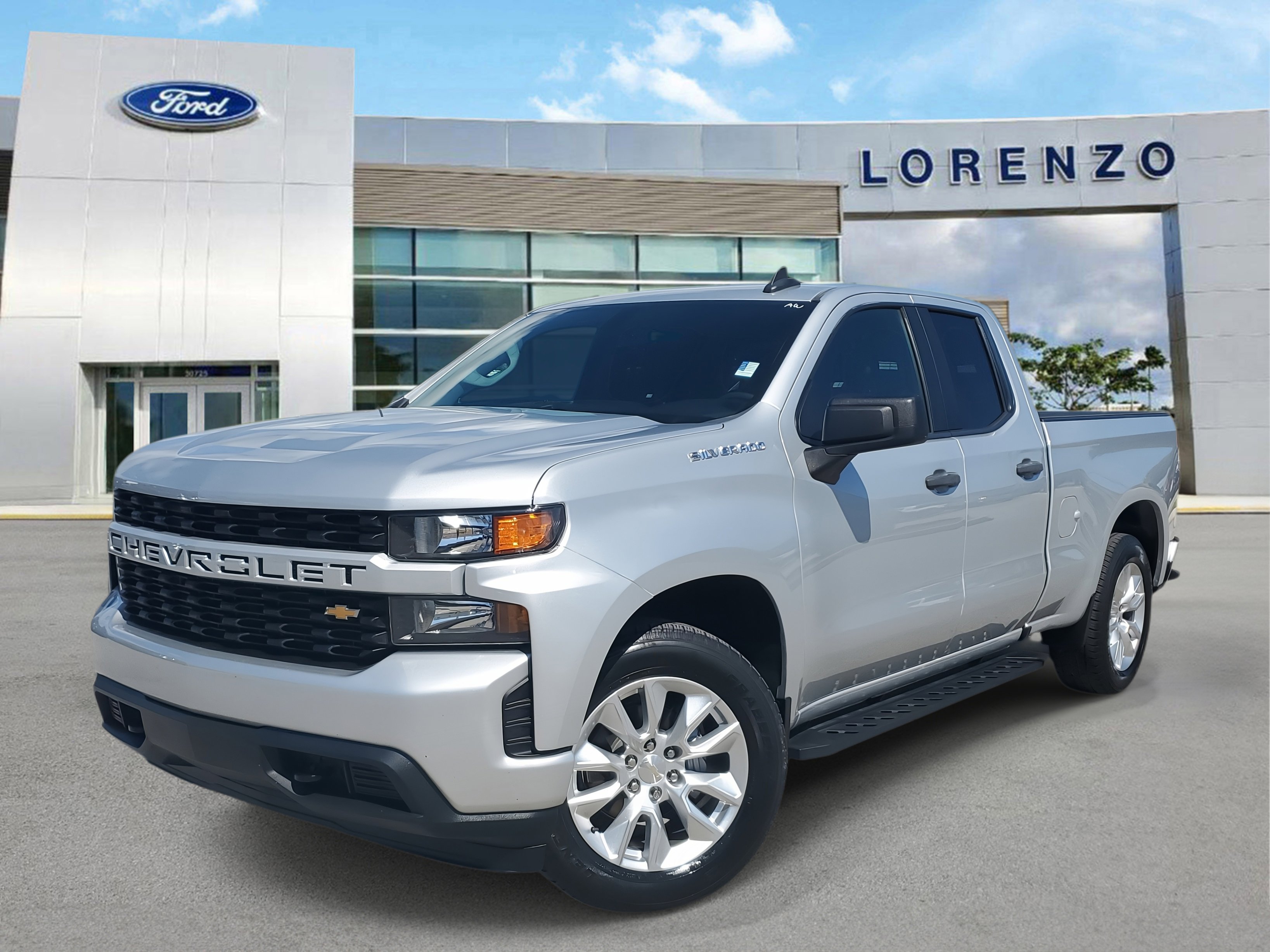 Used 2021 Chevrolet Silverado 1500 Custom image 1