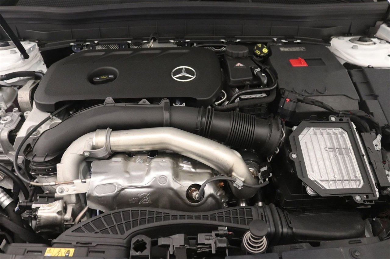 New 2025 Mercedes-Benz GLB 250 image 9