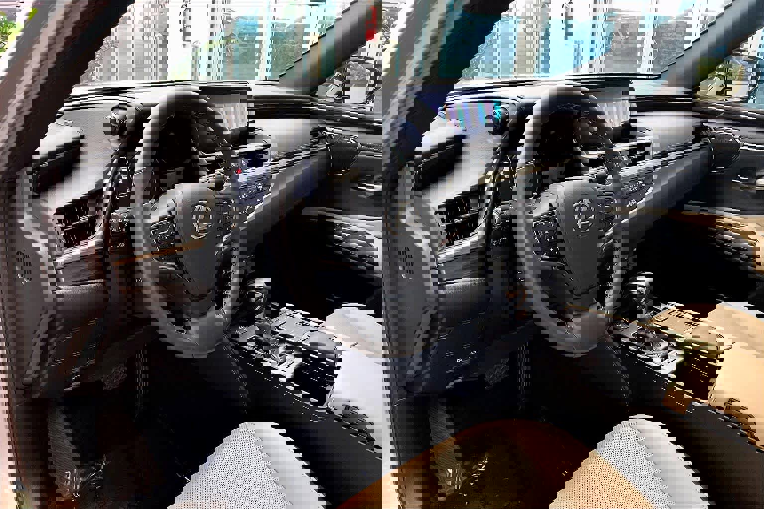 Used 2021 Lexus ES 300h w/ Premium Package image 17