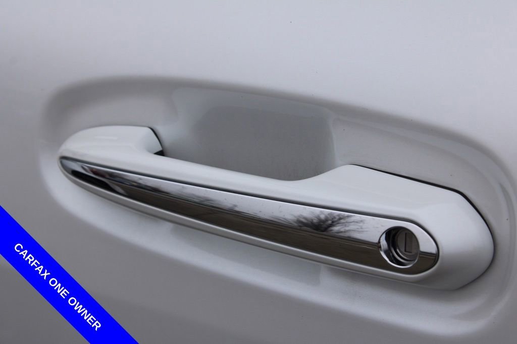 Used 2025 Toyota Sienna Platinum image 16