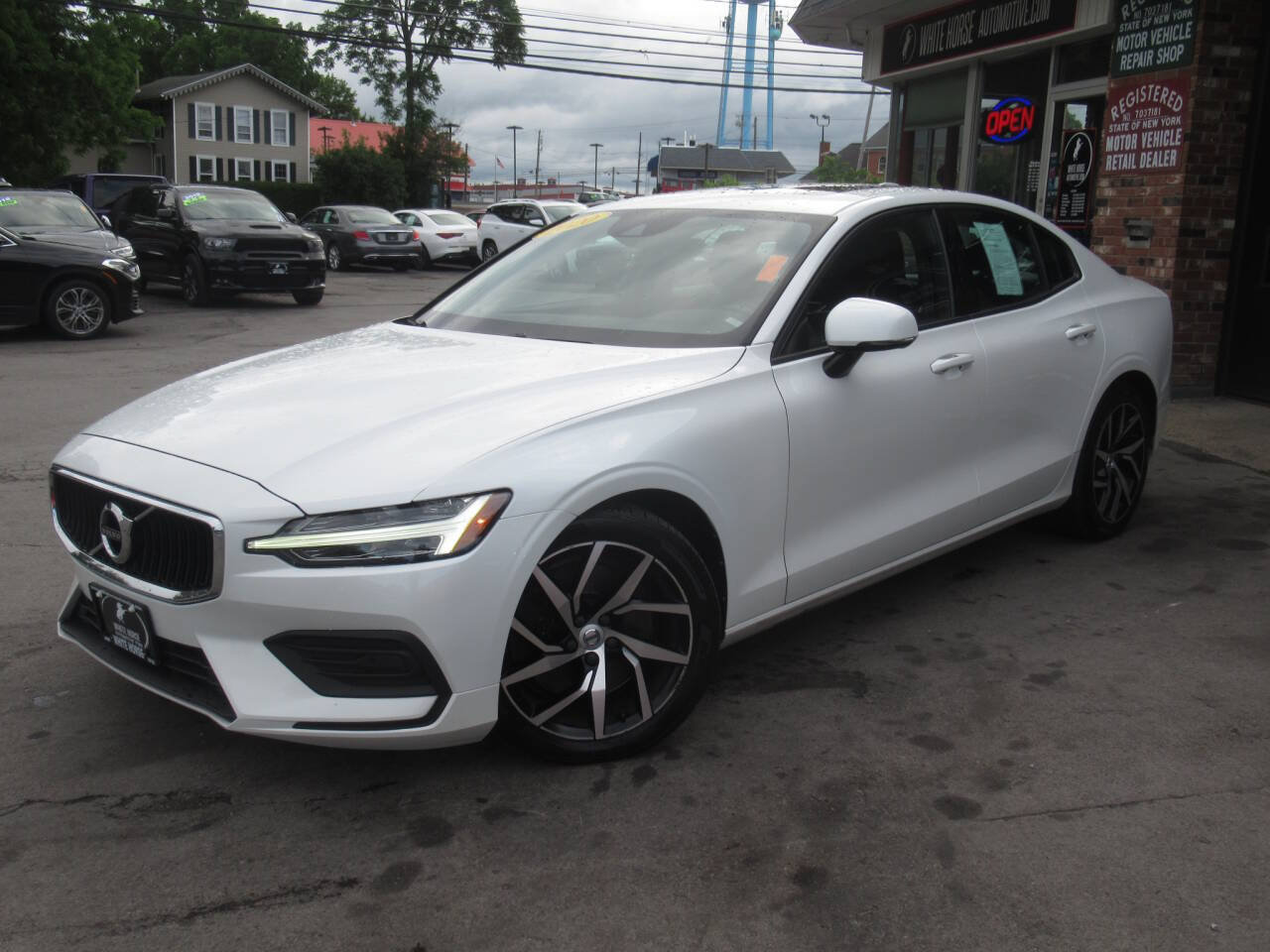Used 2020 Volvo S60 T6 Momentum w/ Protection Package AWD/4WD image 29