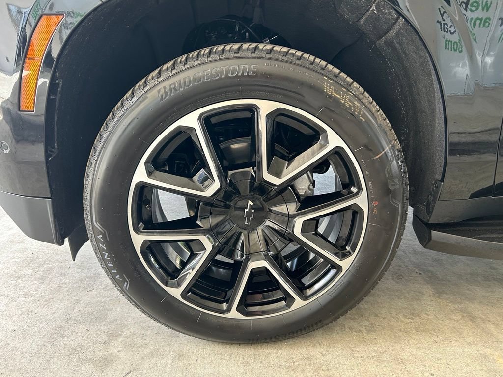 Used 2026 Chevrolet Suburban RST w/ Comfort Package RWD image 17