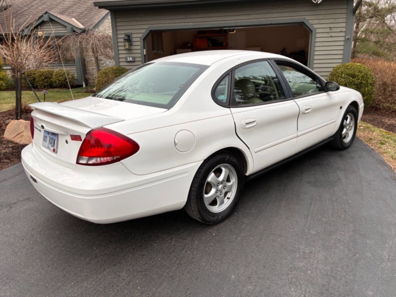 Used 2004 Ford Taurus SES image 10