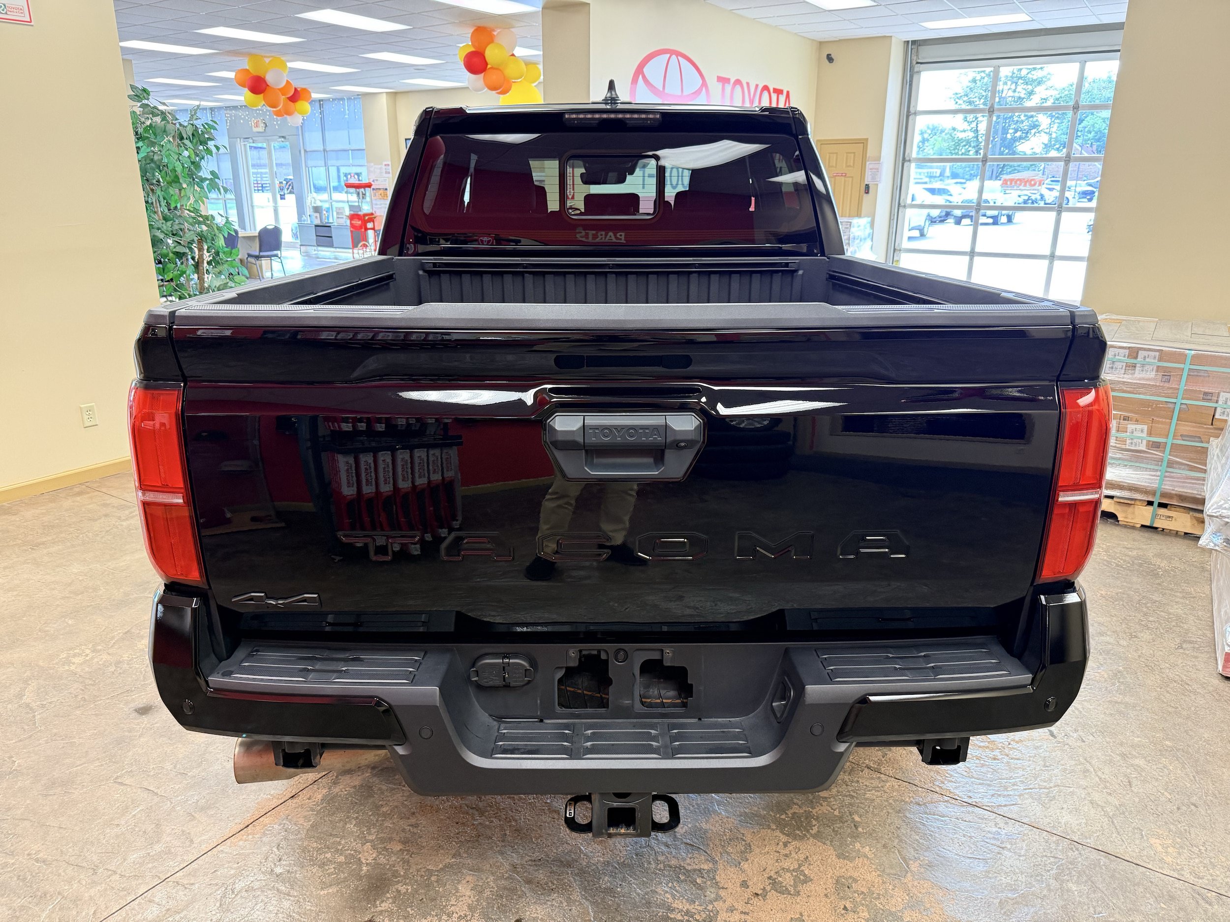 Used 2024 Toyota Tacoma TRD Sport w/ TRD Sport Upgrade Package AWD/4WD image 13
