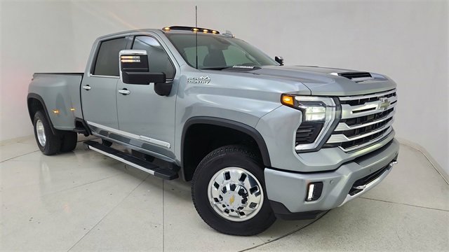 Used 2024 Chevrolet Silverado 3500 High Country image 1