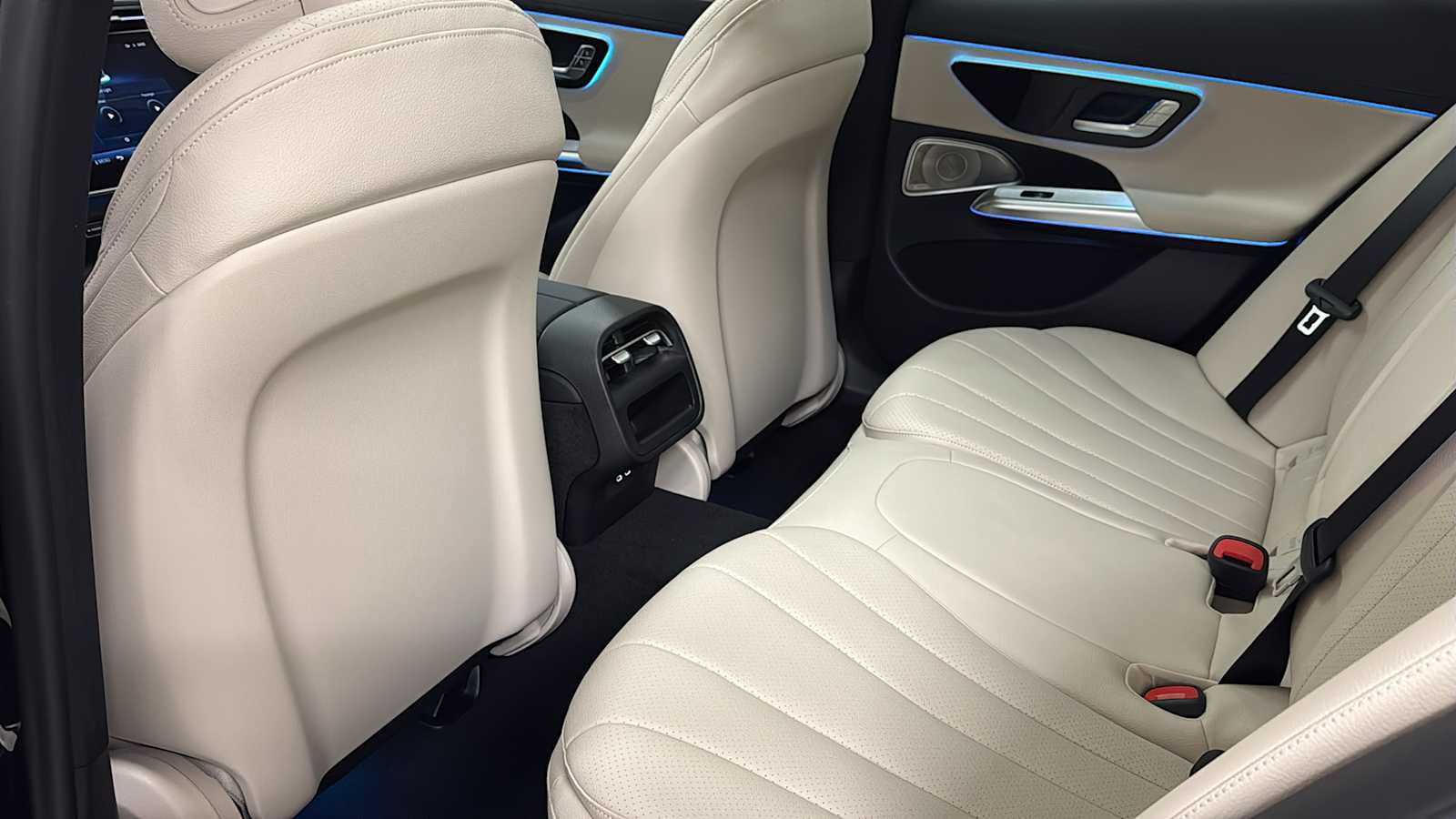 New 2027 Mercedes-Benz E 350 4MATIC Sedan image 30
