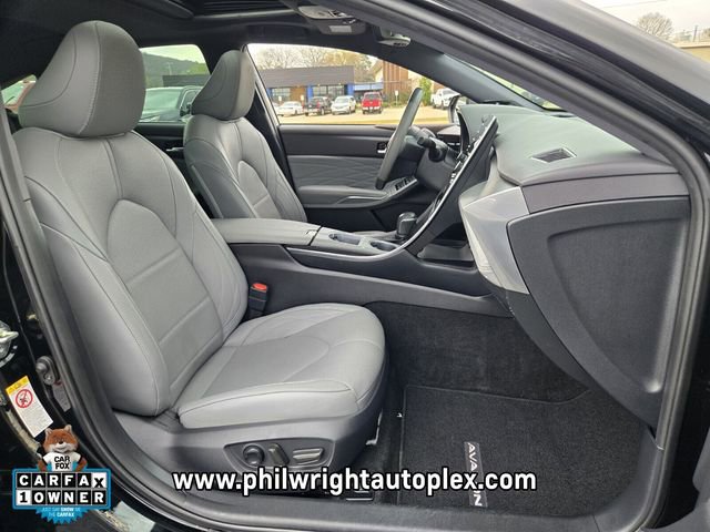 Used 2019 Toyota Avalon Limited image 21