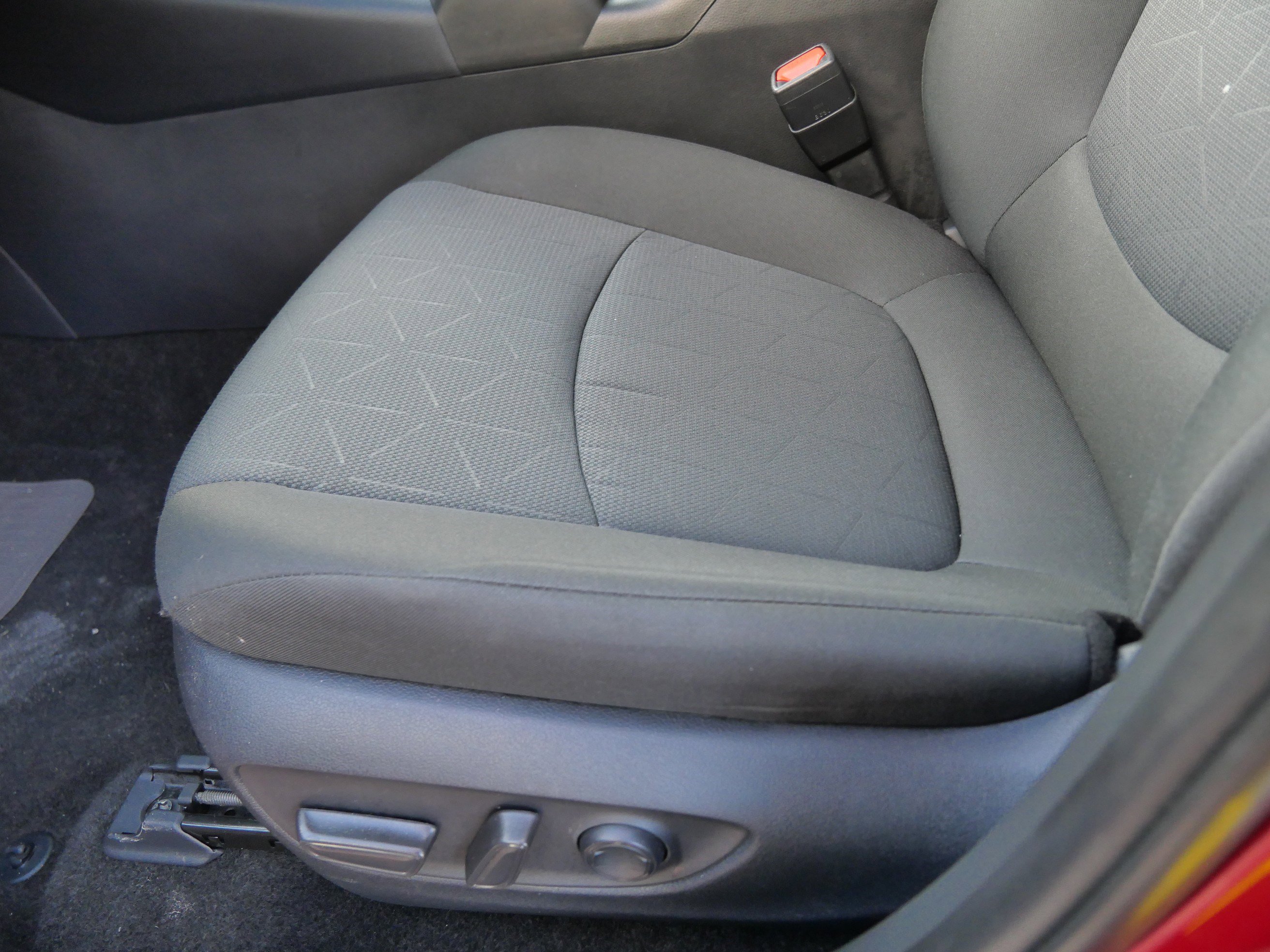 Certified 2025 Toyota RAV4 XLE image 21