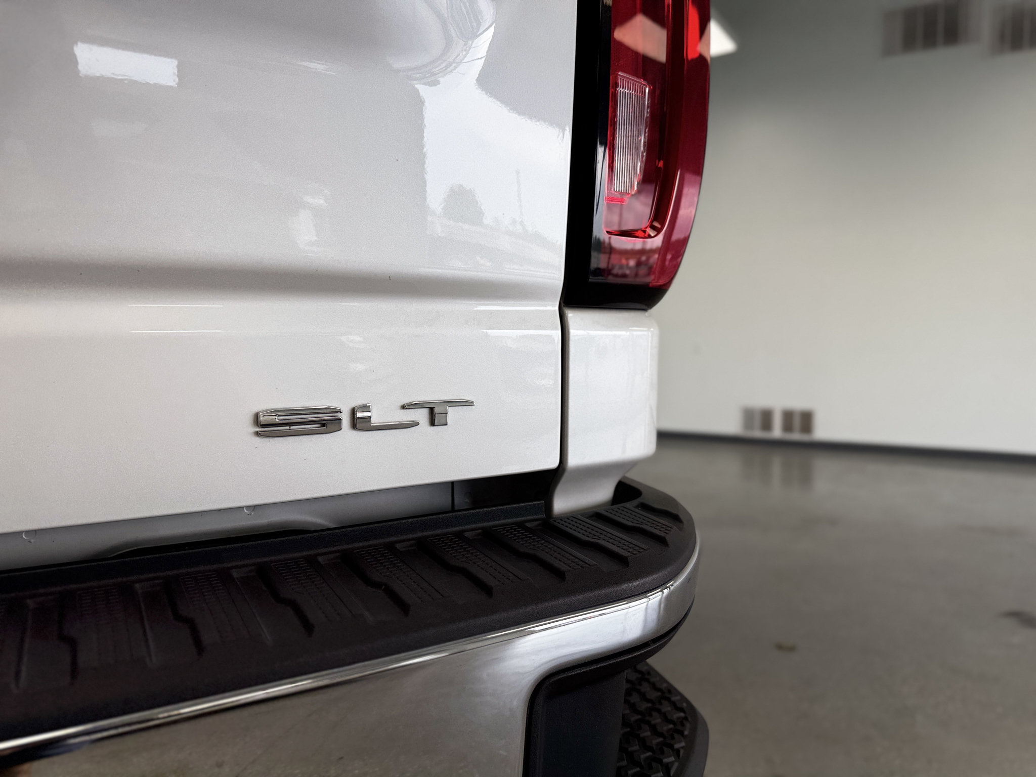 Used 2021 GMC Sierra 1500 SLT w/ SLT Premium Package AWD/4WD image 33
