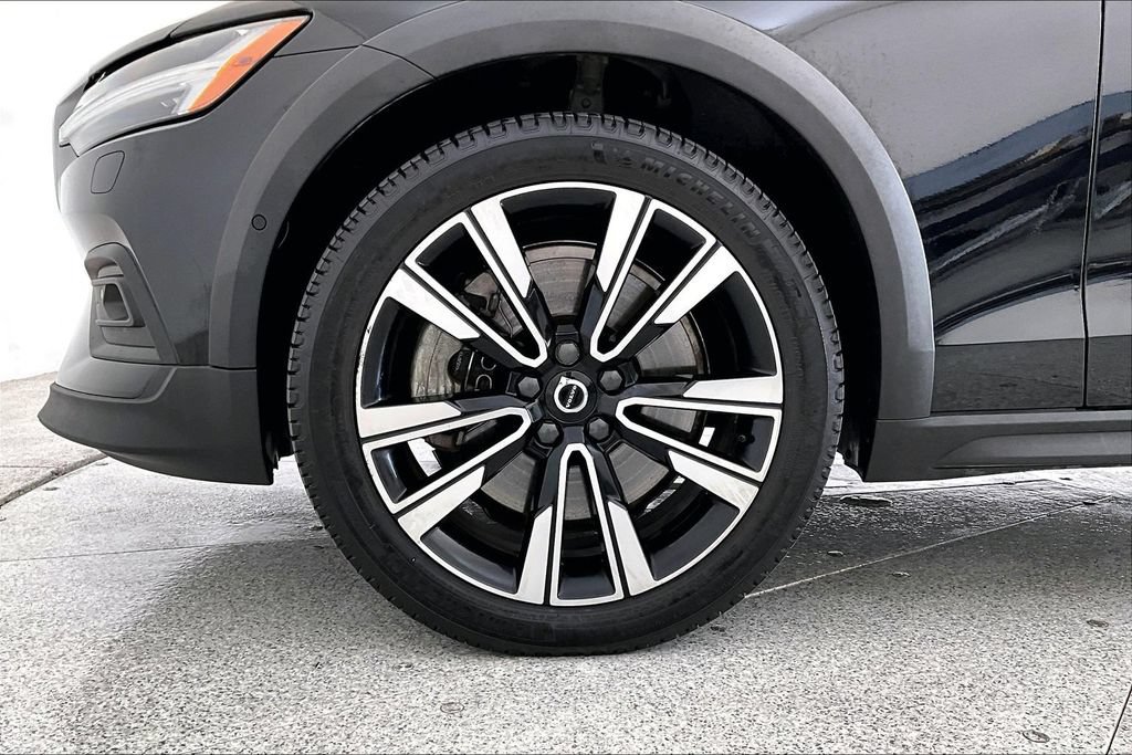 Used 2022 Volvo V60 T5 Cross Country w/ Advanced Package AWD/4WD image 10