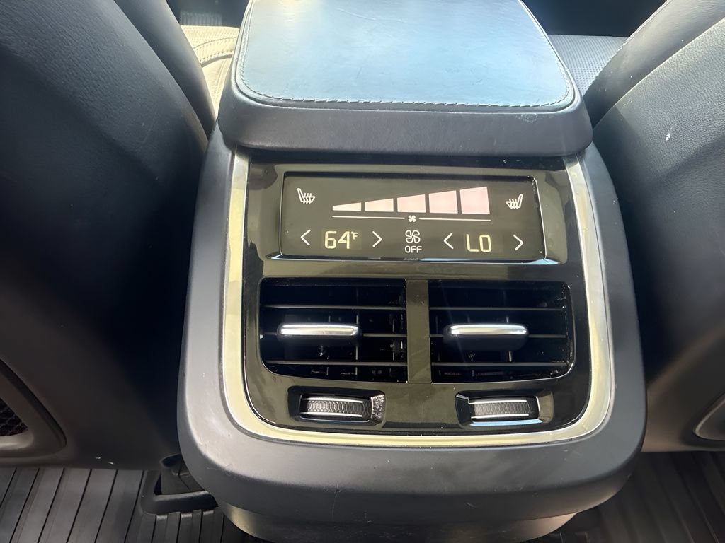 Used 2017 Volvo XC90 T6 Inscription w/ Vision Package AWD/4WD image 12