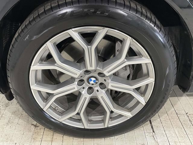 Used 2022 BMW X7 xDrive40i w/ Premium Package image 13