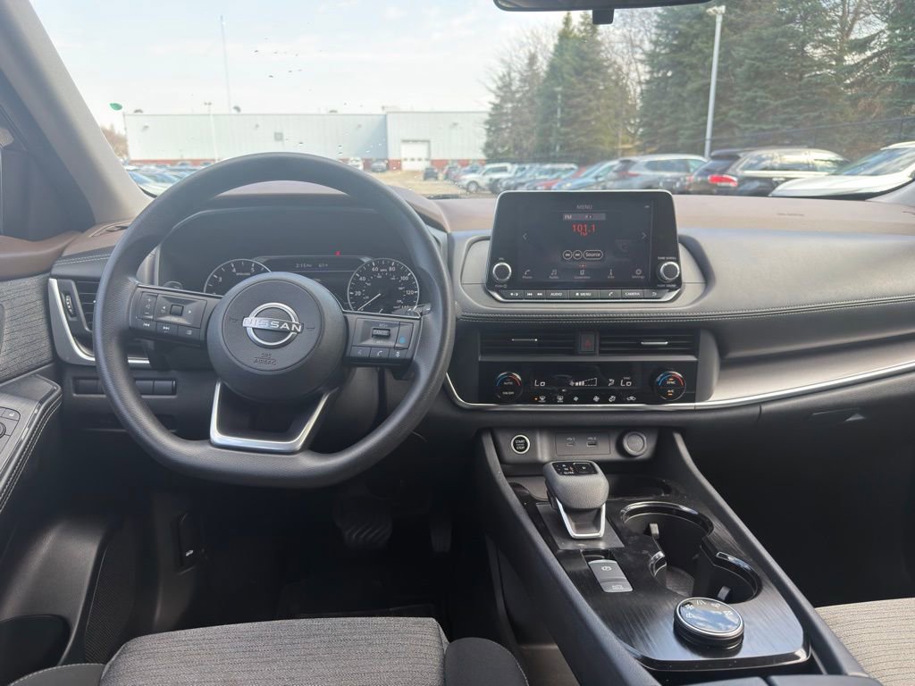 Used 2023 Nissan Rogue SV image 15