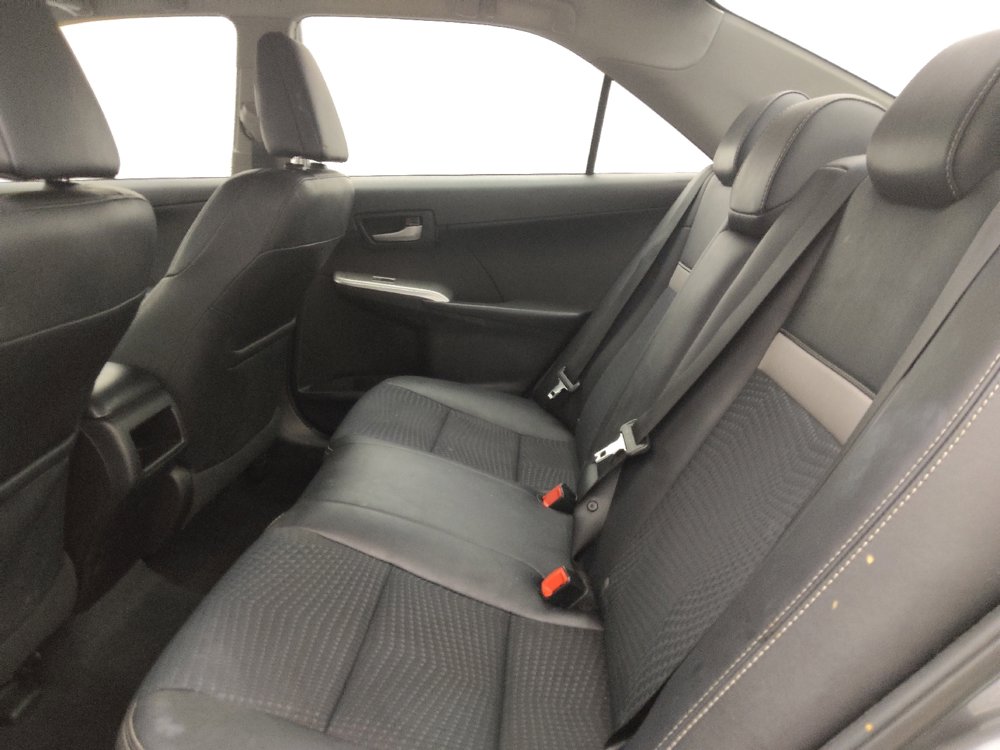 Used 2014 Toyota Camry SE image 18