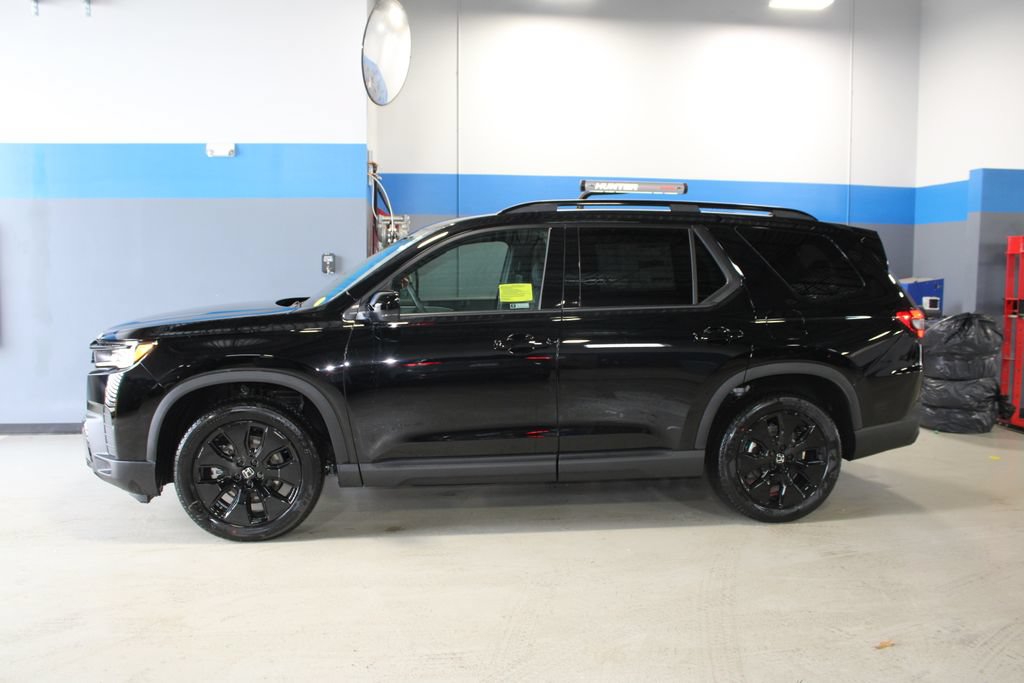 New 2026 Honda Pilot Black Edition image 8