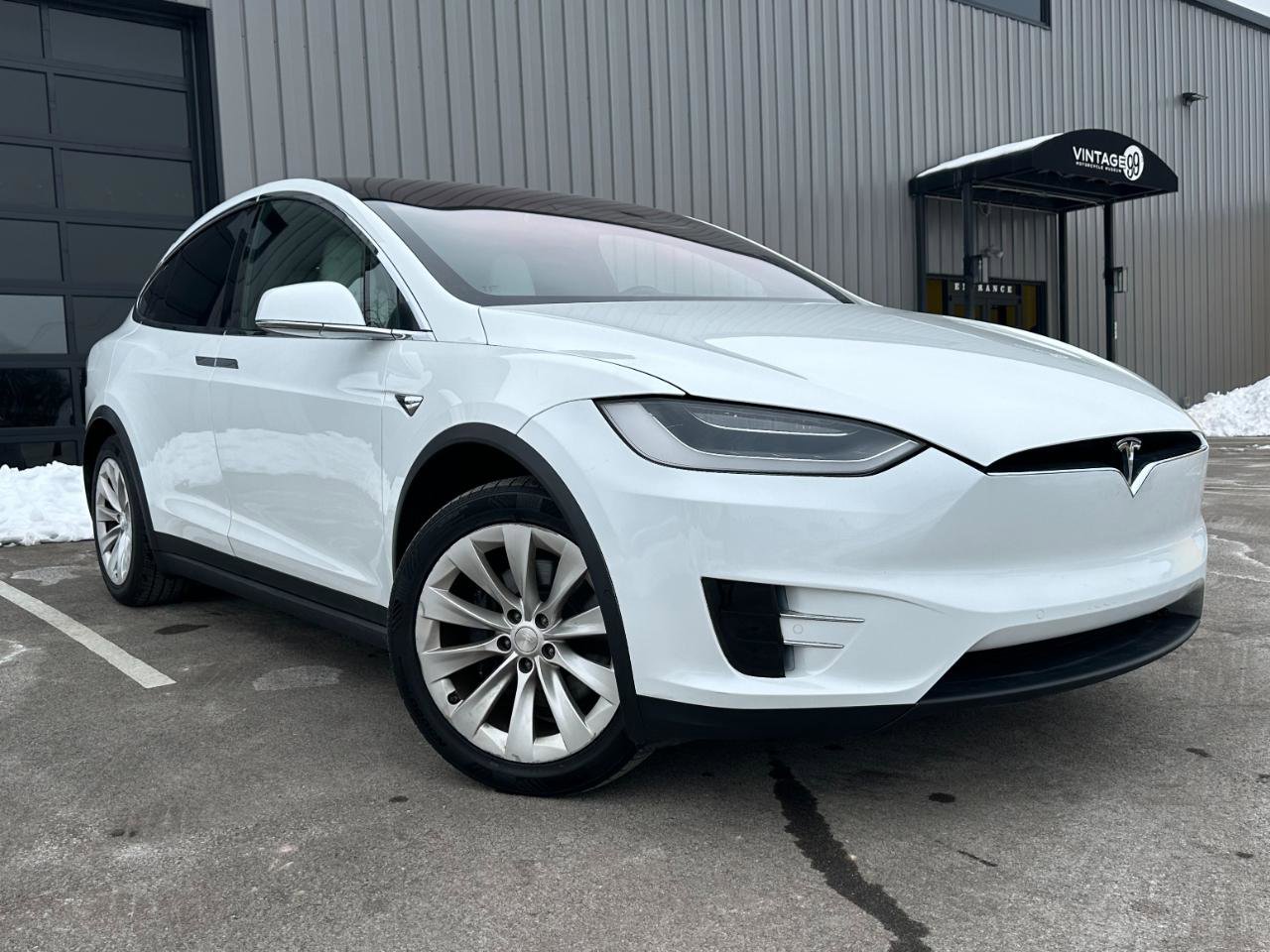 Used 2019 Tesla Model X 75D image 3