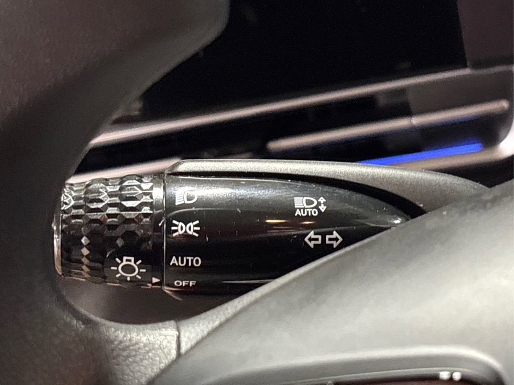 Used 2024 Hyundai Elantra SEL image 25