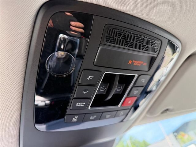Used 2026 Kia Carnival SX w/ SX Dark Edition Package FWD image 23