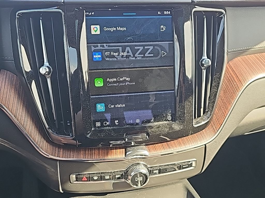 Certified 2023 Volvo XC60 B5 Ultimate w/ Climate Package image 5