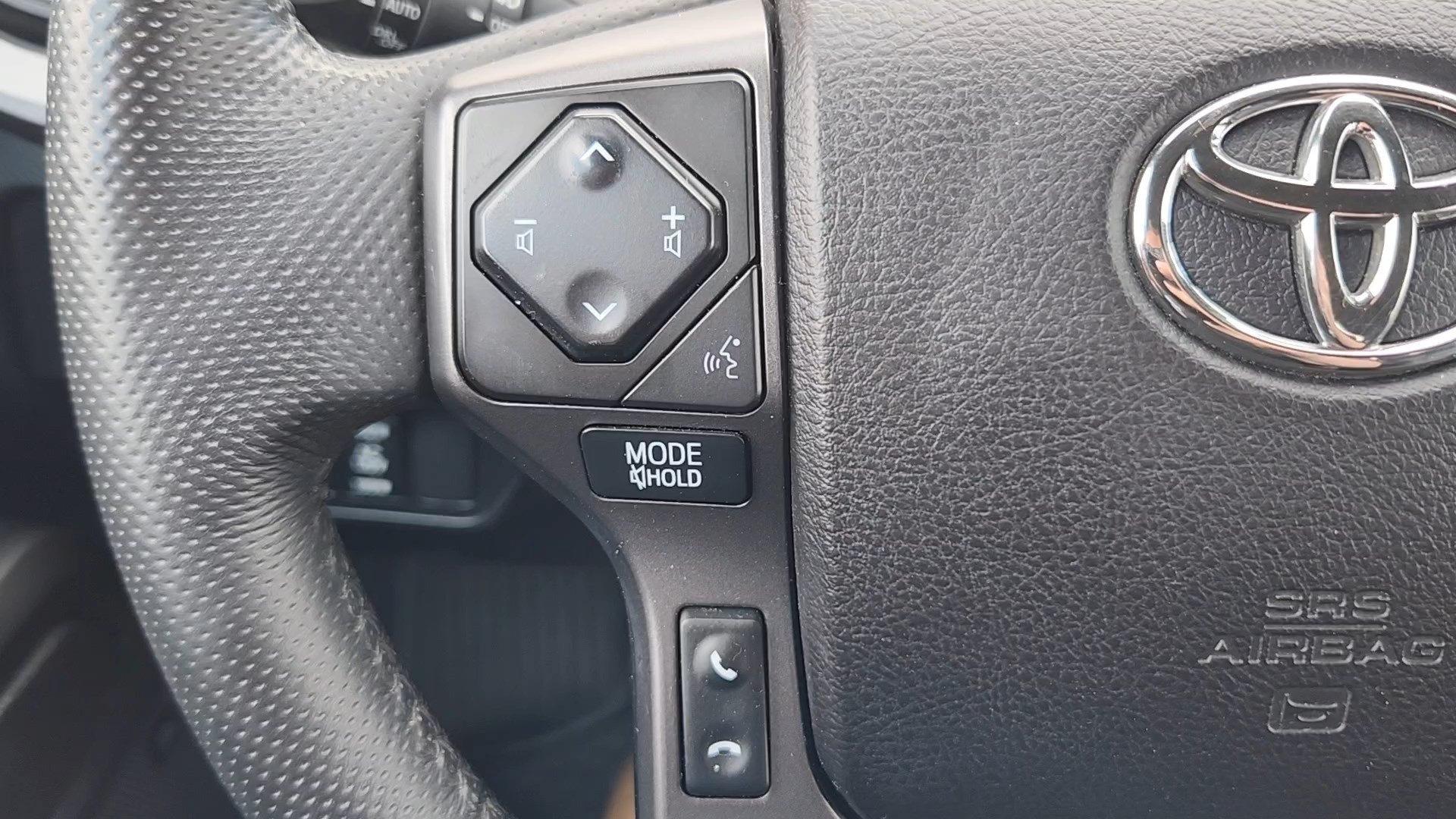 Used 2021 Toyota Tacoma TRD Sport w/ TRD Premium Sport Package AWD/4WD image 13