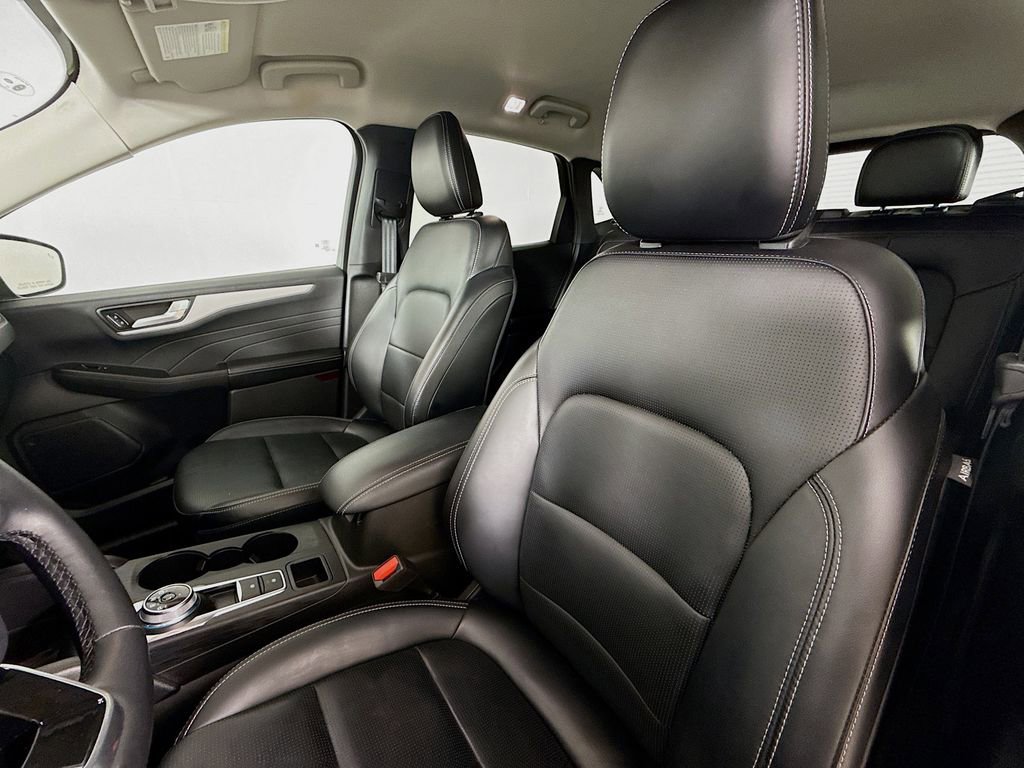 Used 2025 Ford Escape Platinum AWD/4WD image 24