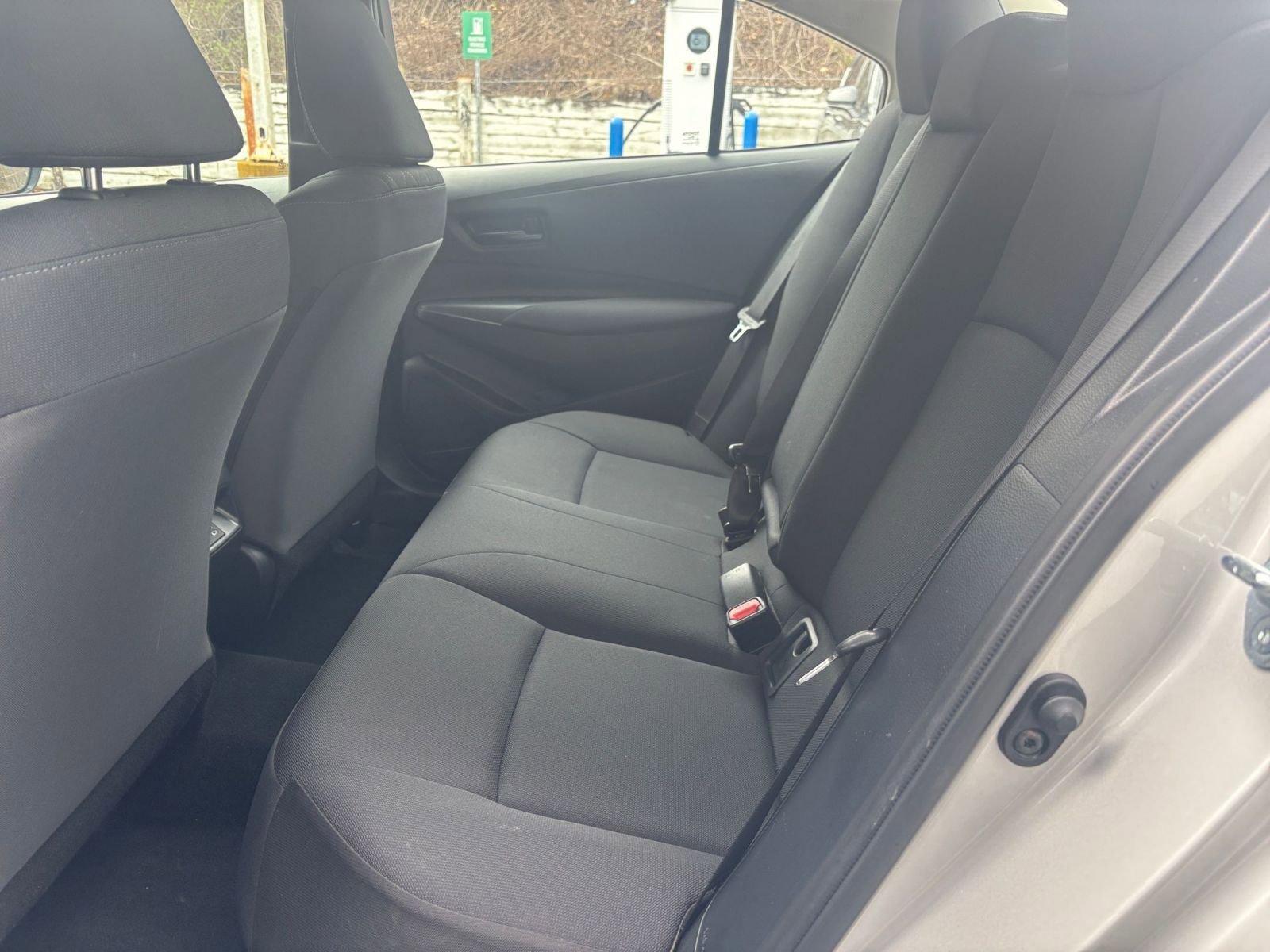 Used 2025 Toyota Corolla LE image 24