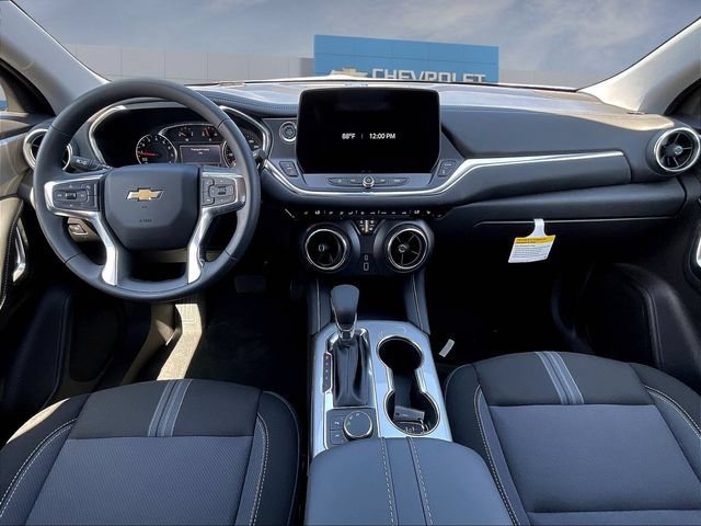 Used 2026 Chevrolet Blazer LT w/ Midnight/Sport Edition FWD image 5