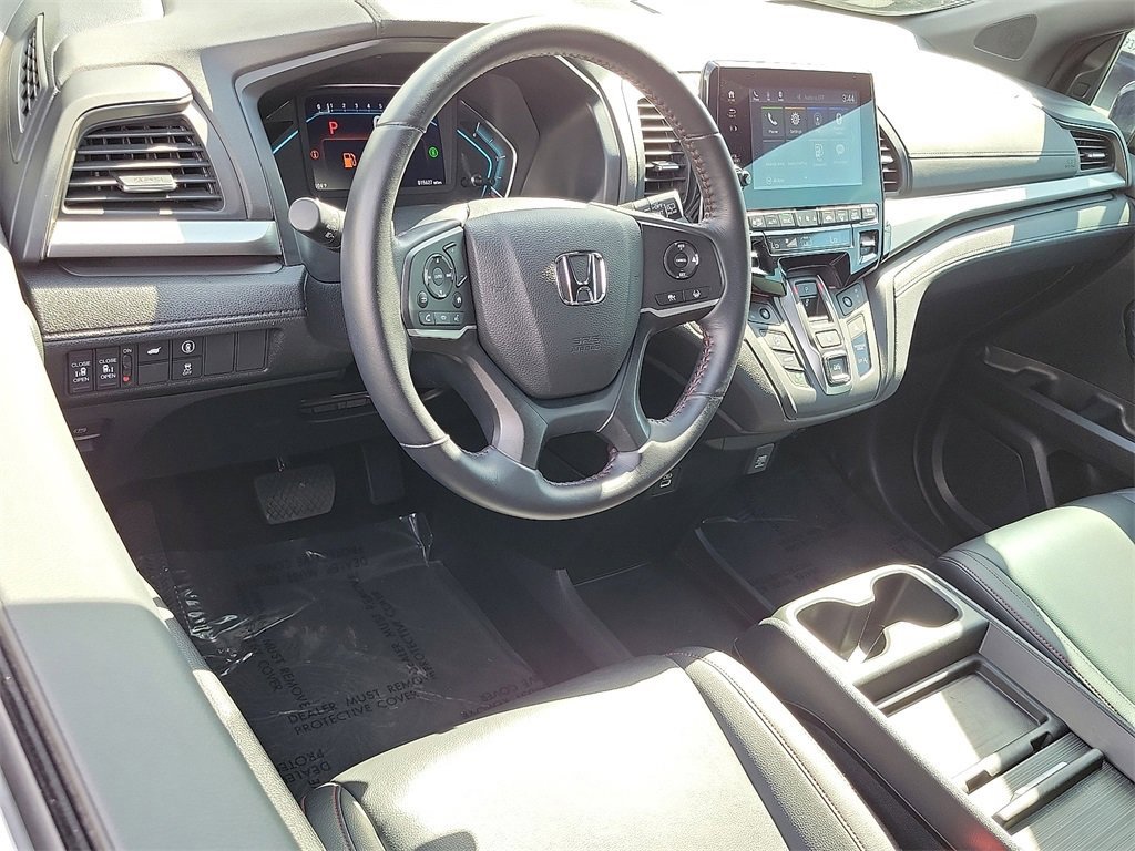 Used 2023 Honda Odyssey Sport image 2