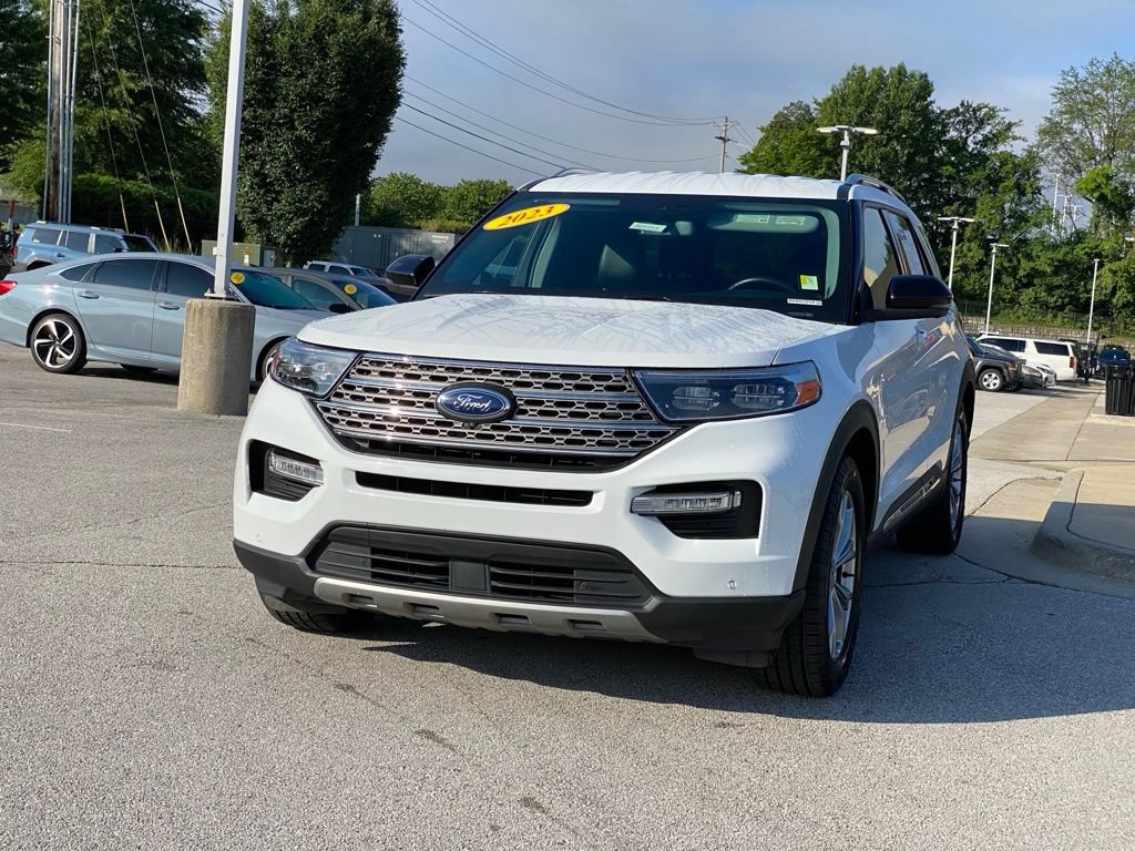 Certified 2023 Ford Explorer Limited w/ Equipment Group 301A RWD image 3
