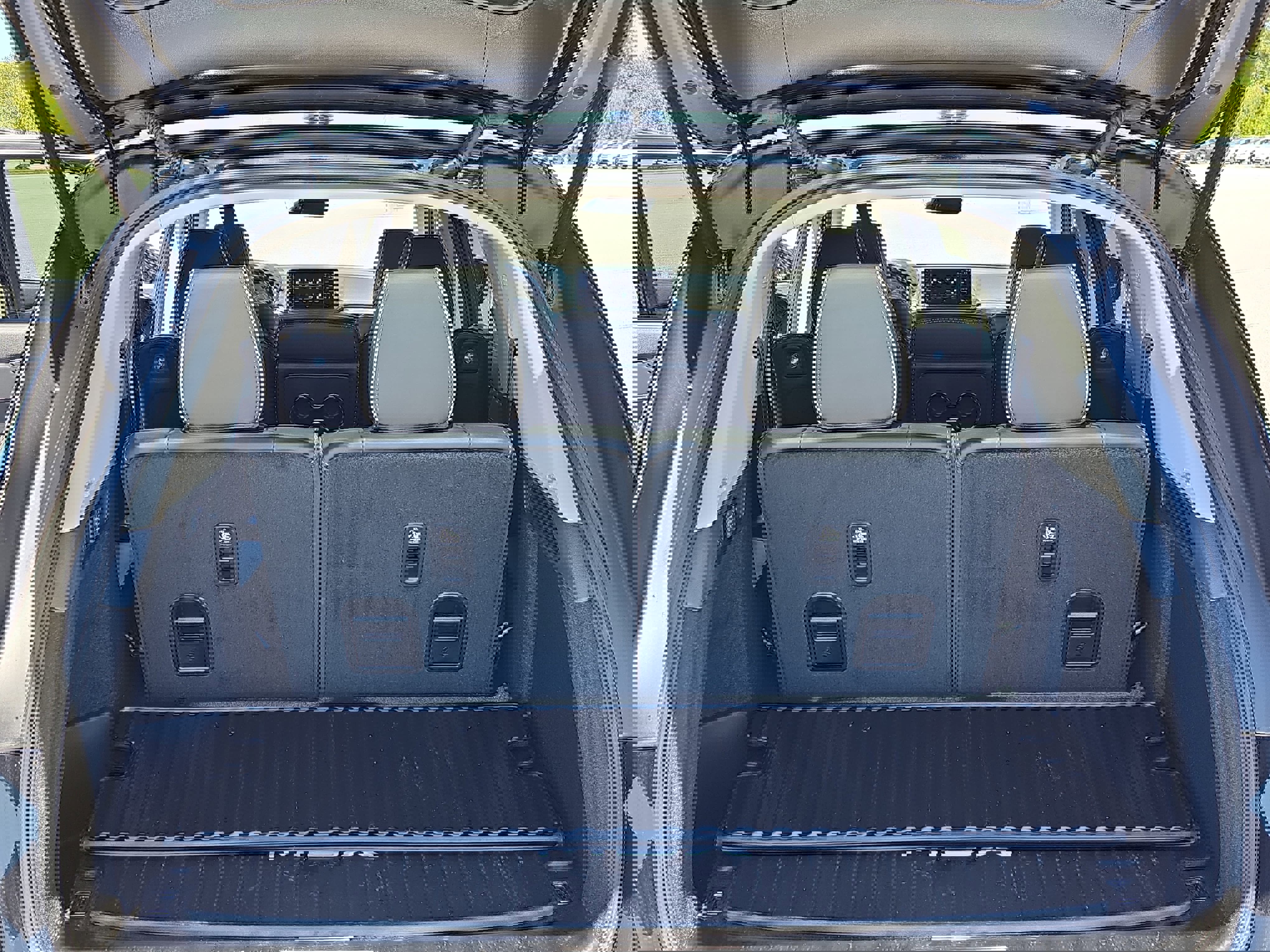 Used 2026 Acura MDX SH-AWD w/ Advance Package image 12