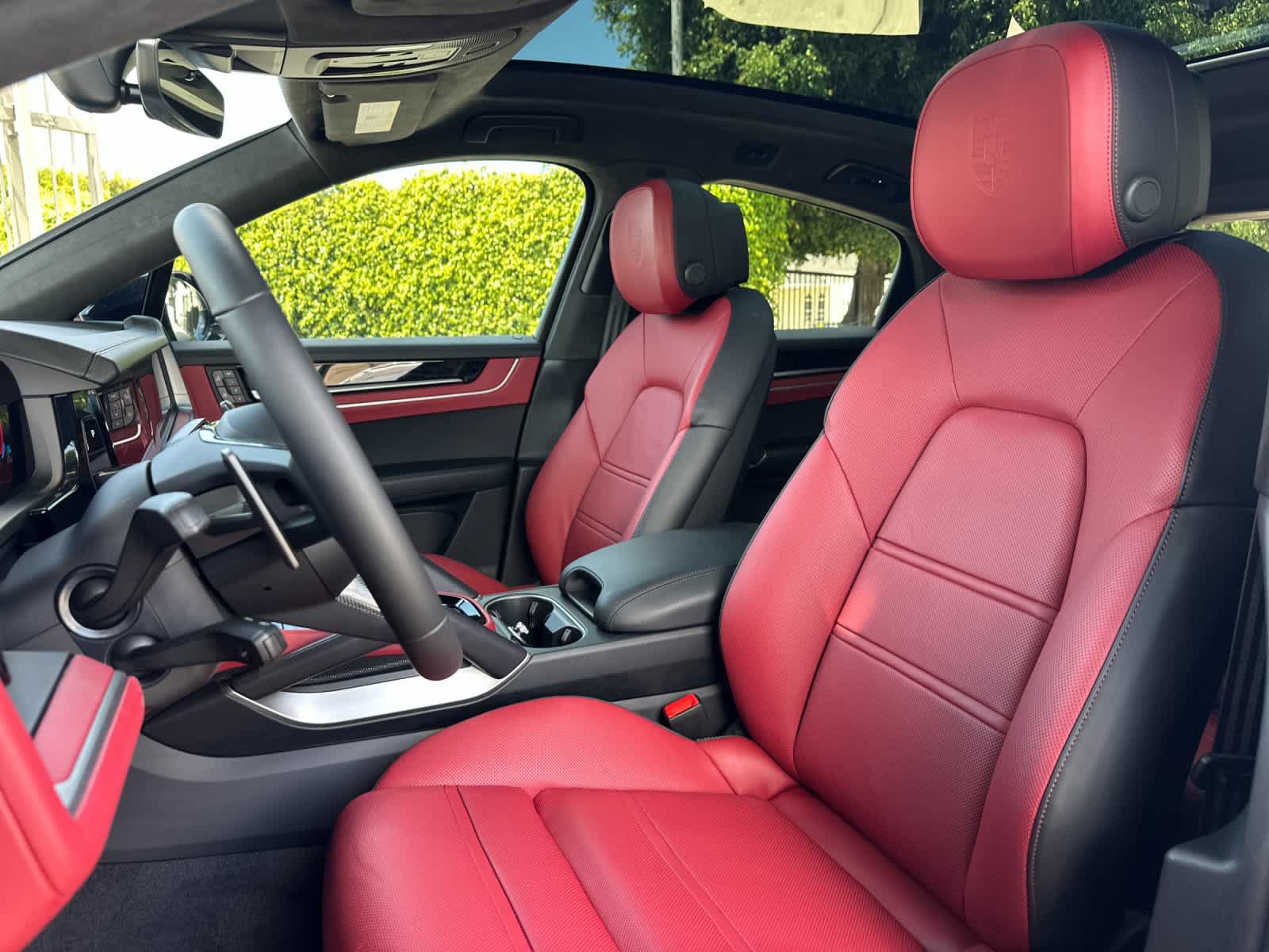 Certified 2025 Porsche Cayenne Turbo AWD/4WD image 5
