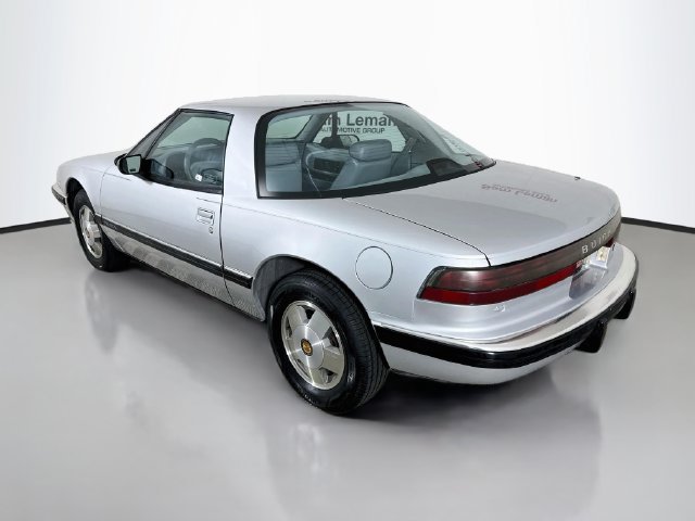 Used 1990 Buick Reatta Coupe FWD image 5