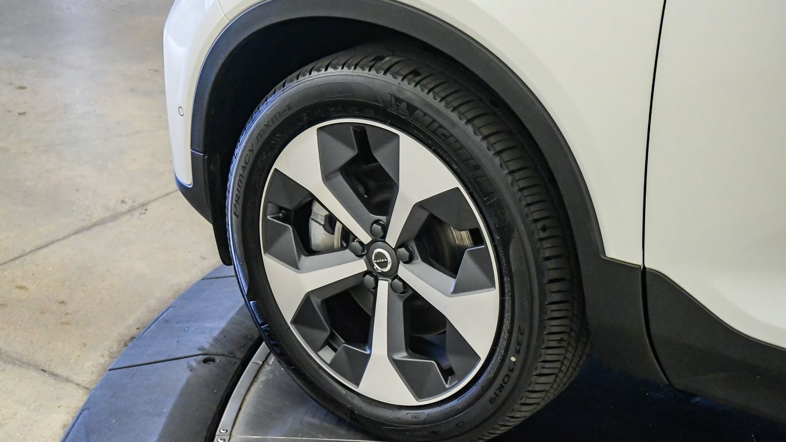 Certified 2026 Volvo XC40 B5 Plus w/ Protection Package Premier AWD/4WD image 10