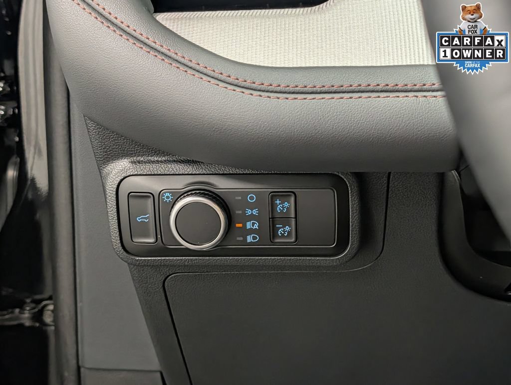 Used 2025 Ford Explorer Active AWD/4WD image 21