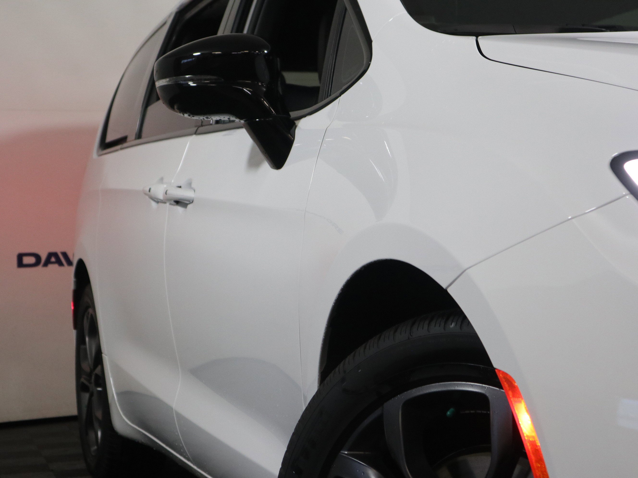 New 2026 Chrysler Pacifica Select image 3