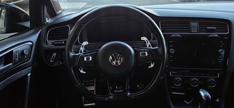 Used 2018 Volkswagen Golf R 4-Door image 10