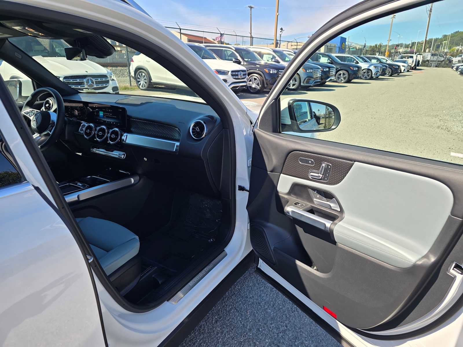 Used 2026 Mercedes-Benz GLB 250 image 12