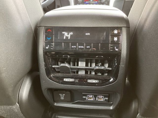 Used 2025 Jeep Grand Cherokee L Limited w/ Black Appearance Package AWD/4WD image 33
