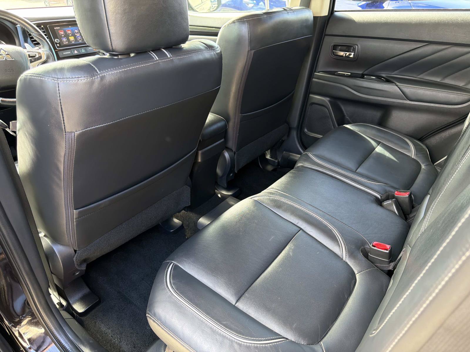 Used 2018 Mitsubishi Outlander SEL AWD/4WD image 10