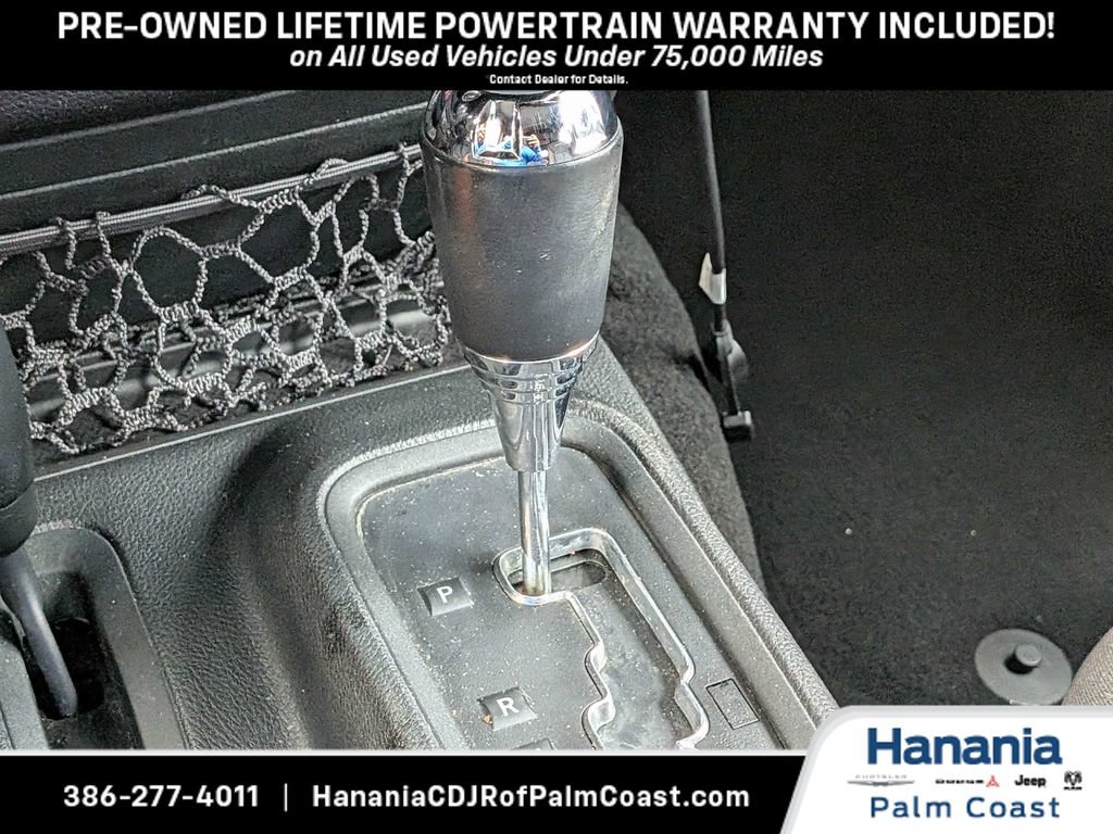 Used 2017 Jeep Wrangler Unlimited Sahara w/ Connectivity Group AWD/4WD image 22