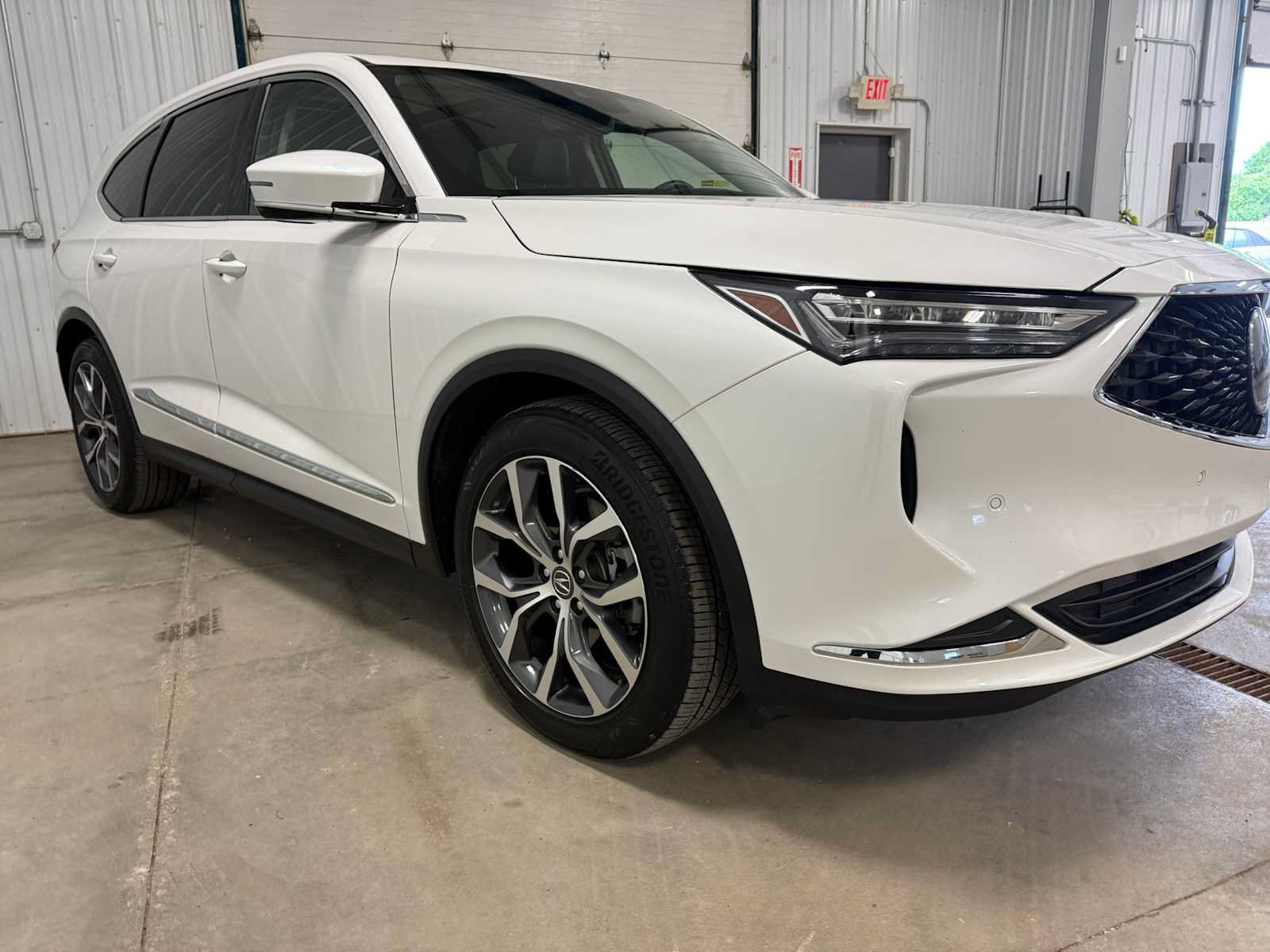 Used 2024 Acura MDX SH-AWD w/ Technology Package image 10
