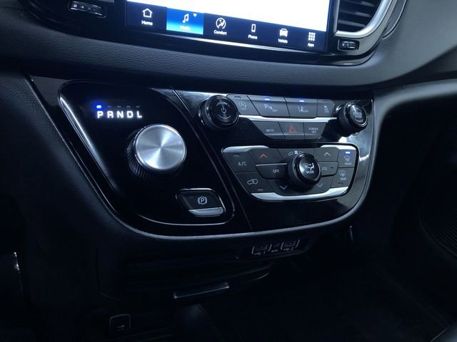 Used 2025 Chrysler Pacifica Select image 31