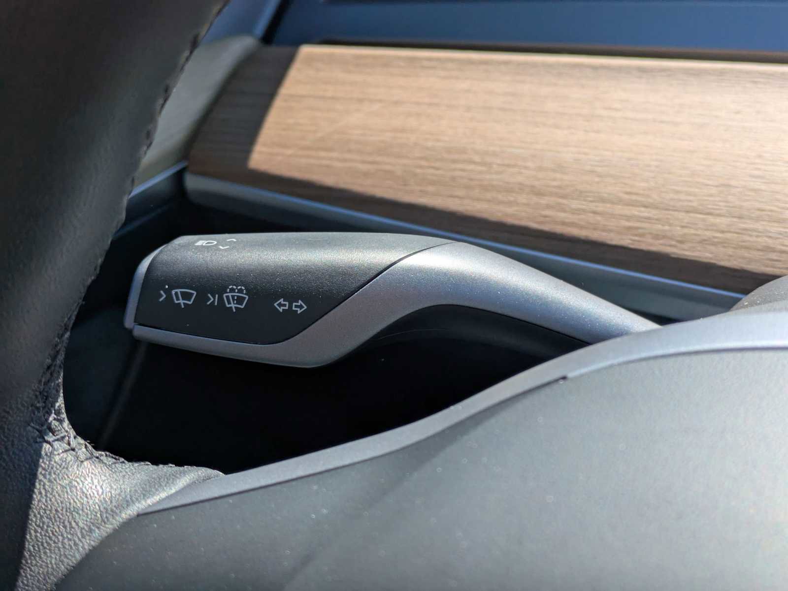 Used 2023 Tesla Model Y Long Range image 25