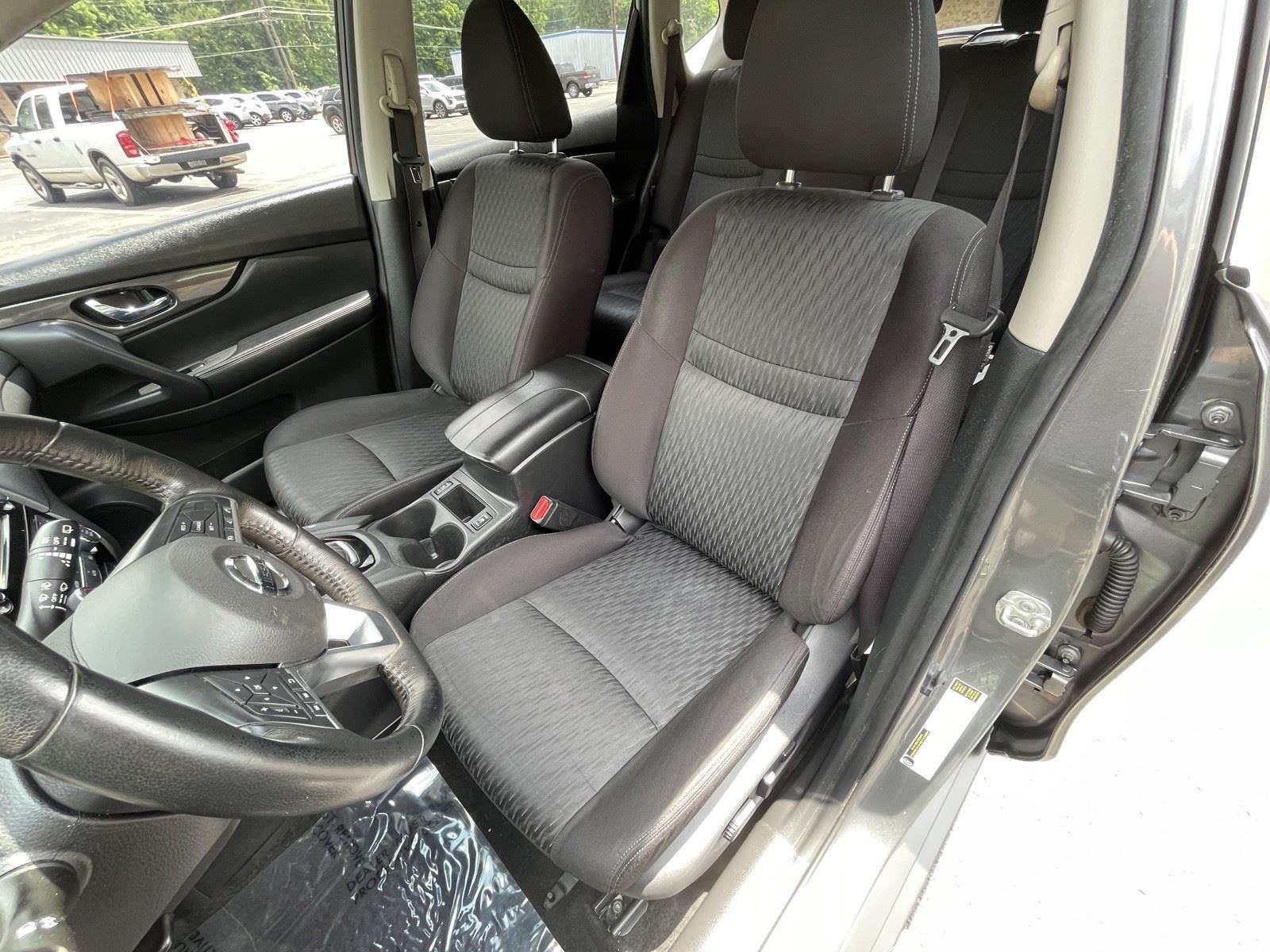 Used 2019 Nissan Rogue SV FWD image 10