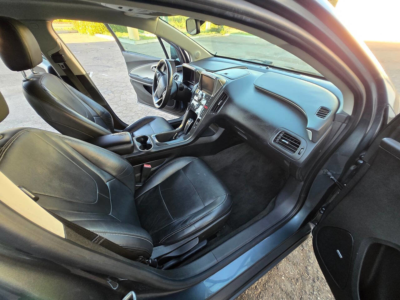 Used 2011 Chevrolet Volt Premium w/ Premium Trim Package image 35