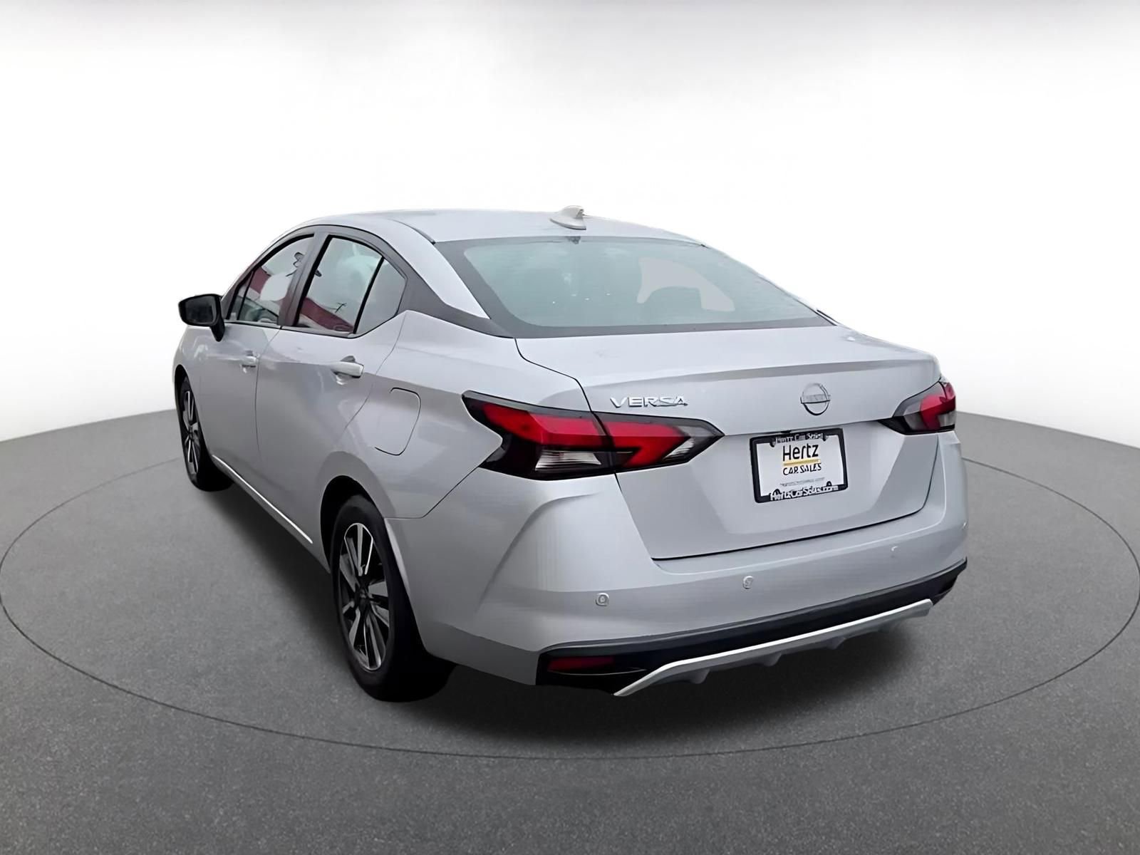 Used 2025 Nissan Versa SV image 11