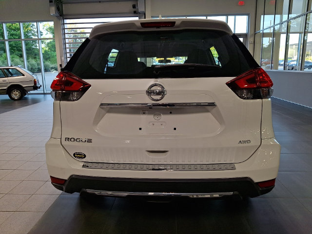 Used 2017 Nissan Rogue S AWD/4WD image 5